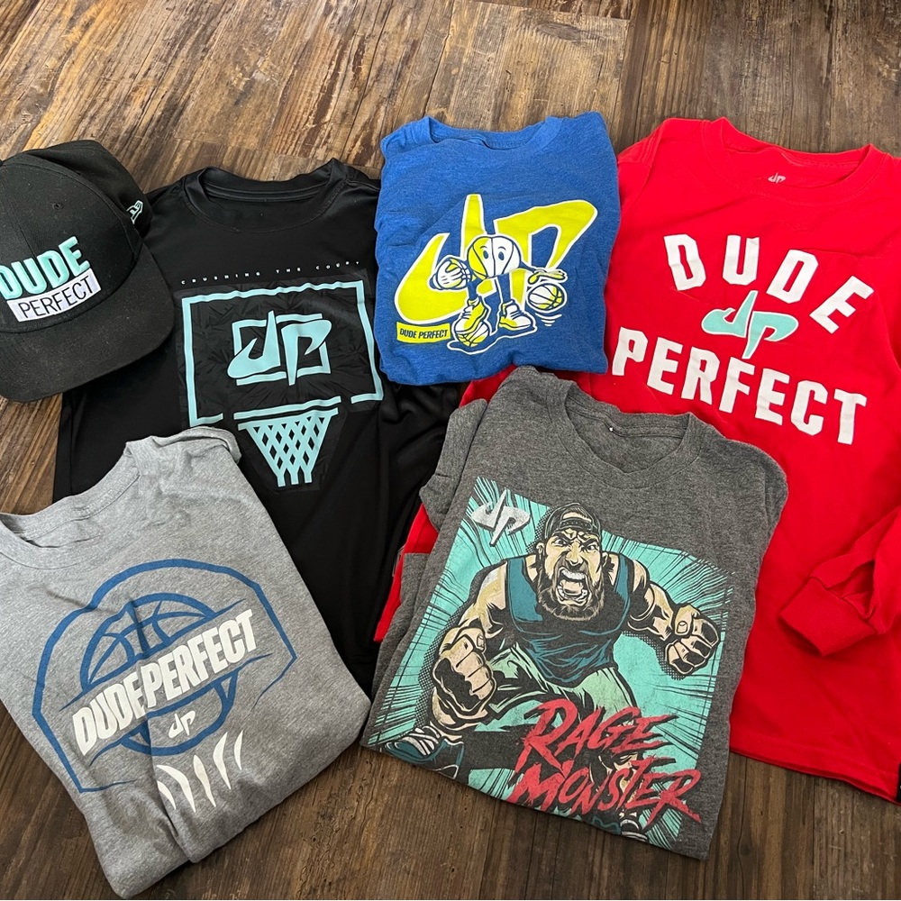Dude Perfect Boys M/L Lot